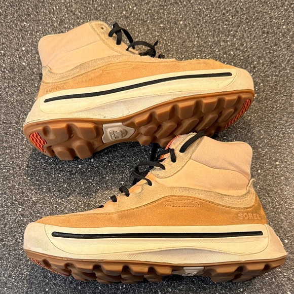 SOREL ONA 503 Mid Beige and Black High-Top Shoes - size 7.5 - Picture 4 of 6